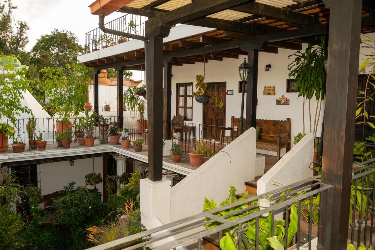 Hotel La Villa Serena Antigua Exterior photo