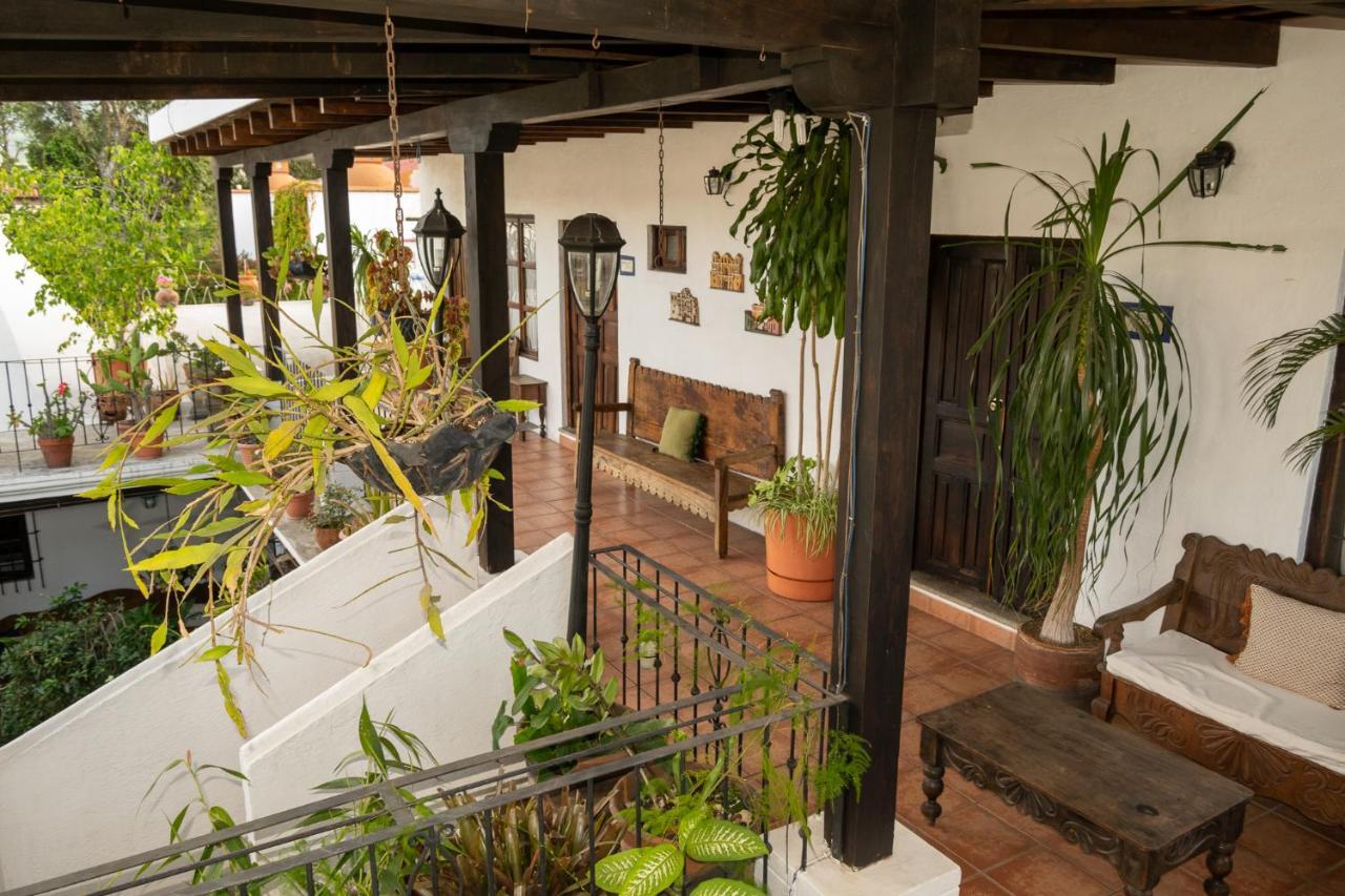 Hotel La Villa Serena Antigua Exterior photo