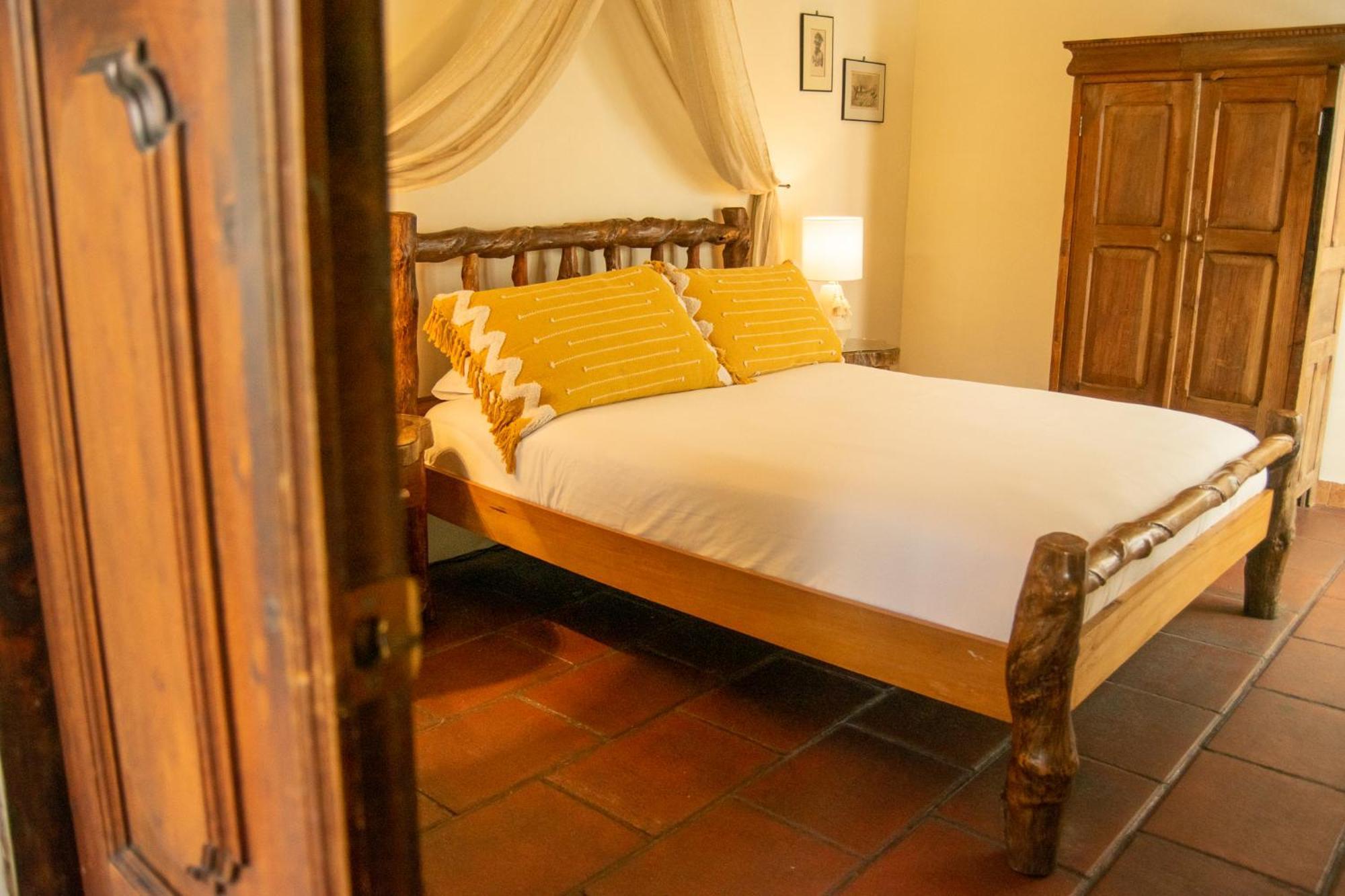 Hotel La Villa Serena Antigua Room photo